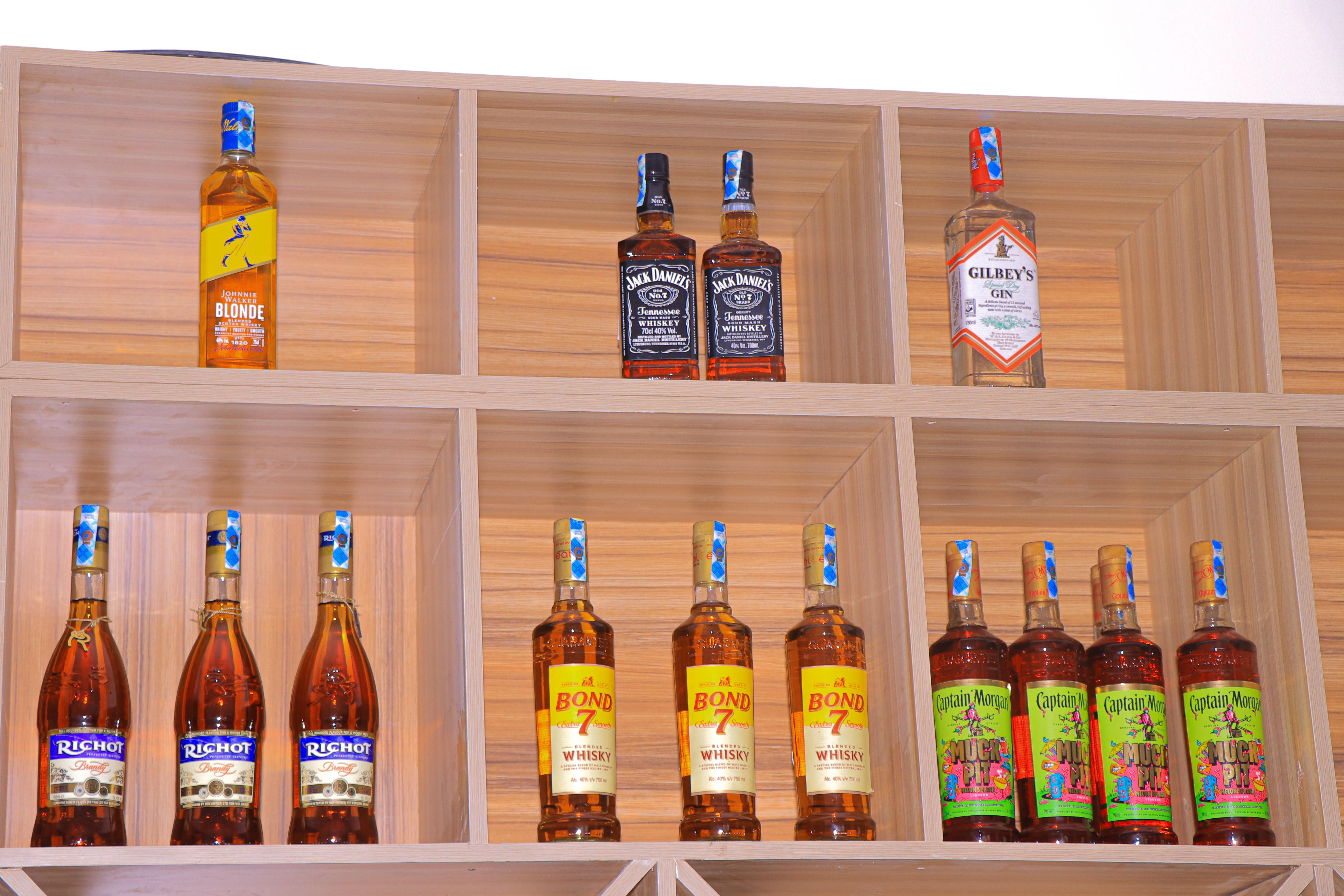 Full Bar